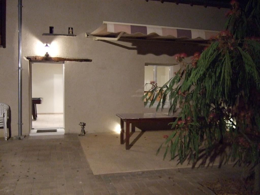 Les Escargots Bed & Breakfast Vauchretien Luaran gambar
